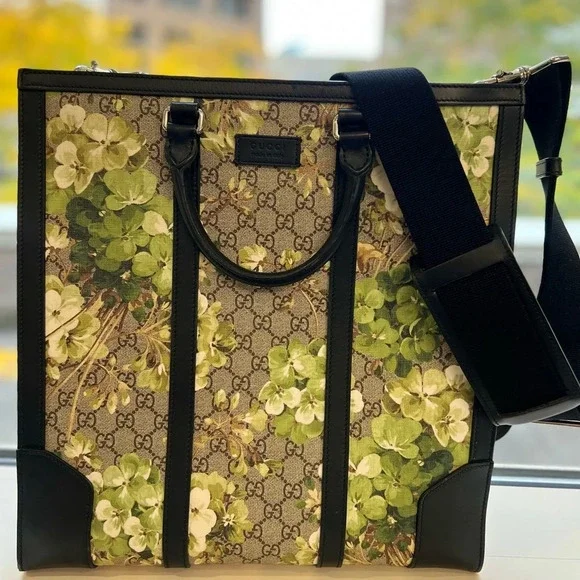 Gucci
GG Coated Canvas Convertible Tote Blooms Print - Picture 5 of 16